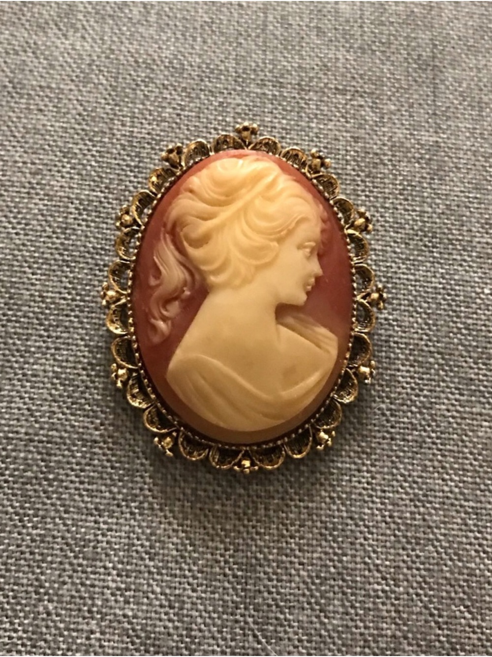 Vintage Gerry’s Cameo Brooch Pendant